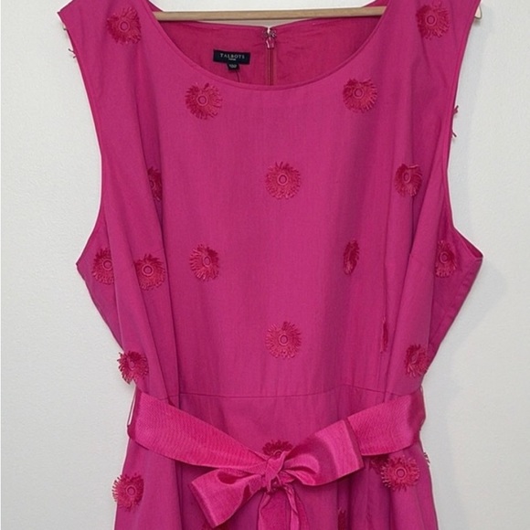 Talbots pink shift dress with flower appliqué - Picture 2 of 6